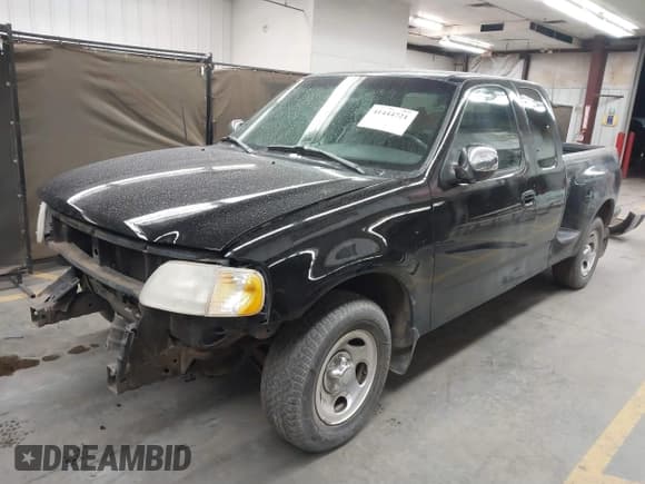 ✅ 2001 Ford F-150 XL • VIN: 1FTRX07W61KF82074 • Лот: 41444721. Опубликован ранее на IAAI с пробегом 125 494 миль. Бесплатный доступ к архиву аукционных продаж из США и подробный отчёт об истории автомобиля на DreamBid. Изображение 2.