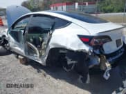 ✅ 2021 Tesla Model 3 Performance • VIN: 5YJ3E1ECXMF083757 • Lot: 41988502. Wystawiony na IAAI z przebiegiem Nie podano. Bezpłatny archiwum sprzedaży aukcyjnych z USA i szczegółowy raport historii pojazdu na DreamBid. Zdjęcie 3.