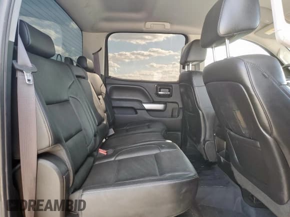 ✅ 2015 Chevrolet Silverado 2500HD LTZ • VIN: 1GC1KWE8XFF104422 • Lot: 92996355. Wystawiony na Copart z przebiegiem 161 940 mil. Bezpłatny archiwum sprzedaży aukcyjnych z USA i szczegółowy raport historii pojazdu na DreamBid. Zdjęcie 10.