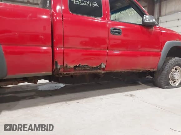 ✅ 2002 Chevrolet Silverado 2500HD • VIN: 1GCHK29U12E160263 • Lot: 43820432. Wystawiony na IAAI z przebiegiem 233 390 mil. Bezpłatny archiwum sprzedaży aukcyjnych z USA i szczegółowy raport historii pojazdu na DreamBid. Zdjęcie 13.