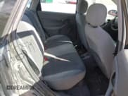 ✅ 2003 Ford Focus LX • VIN: 1FAFP33P53W180521 • Lot: 43639979. Wystawiony na IAAI z przebiegiem 102 163 mil. Bezpłatny archiwum sprzedaży aukcyjnych z USA i szczegółowy raport historii pojazdu na DreamBid. Zdjęcie 8.