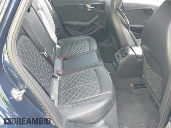 ✅ 2018 Audi S4 Premium Plus • VIN: WAUB4AF4XJA001887 • Lot: 41715766. Wystawiony na IAAI z przebiegiem 101 552 mil. Bezpłatny archiwum sprzedaży aukcyjnych z USA i szczegółowy raport historii pojazdu na DreamBid. Zdjęcie 8.