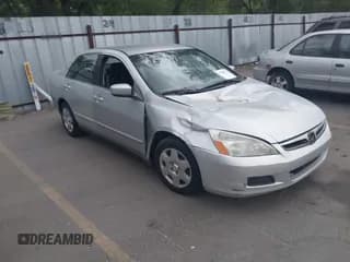 ✅ 2007 Honda Accord LX • VIN: 1HGCM56407A066000 • Lot: 42959973. Listed on IAAI with Not provided. Free auction sales archive from the USA and detailed vehicle history report at DreamBid. Image 1.