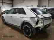 2022 Hyundai Ioniq 5 Limited z VIN KM8KRDAF2NU106664, wystawiony jako Copart lot #82025133 z przebiegiem 14 833 mil mil oraz . Historia ofert i sprzedaży dostępna na DreamBid. Obrazek 2.