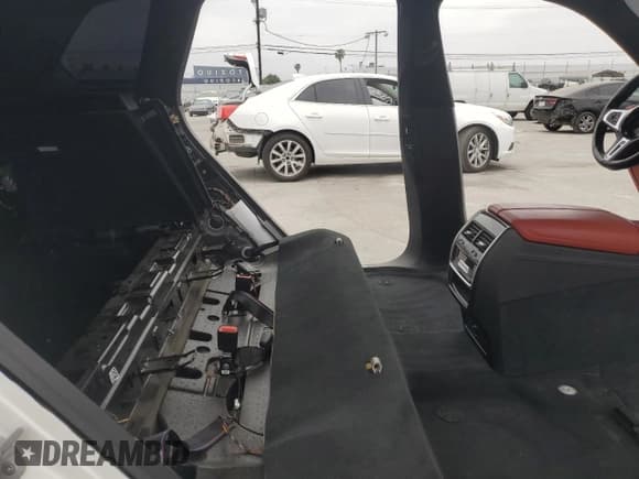 ✅ 2021 BMW X5 M • VIN: 5YMJU0C04M9E89504 • Lot: 54305085. Wystawiony na Copart z przebiegiem 49 206 mil. Bezpłatny archiwum sprzedaży aukcyjnych z USA i szczegółowy raport historii pojazdu na DreamBid. Zdjęcie 11.