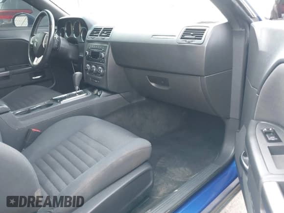 ✅ 2012 Dodge Challenger R/T • VIN: 2C3CDYBT5CH262396 • Lot: 41841844. Wystawiony na IAAI z przebiegiem 100 605 mil. Bezpłatny archiwum sprzedaży aukcyjnych z USA i szczegółowy raport historii pojazdu na DreamBid. Zdjęcie 5.