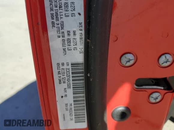 ✅ 2016 Dodge Challenger R/T Plus • VIN: 2C3CDZBTXGH193281 • Lot: 87083135. Wystawiony na Copart z przebiegiem Nie podano. Bezpłatny archiwum sprzedaży aukcyjnych z USA i szczegółowy raport historii pojazdu na DreamBid. Zdjęcie 13.