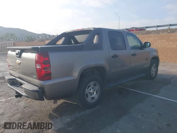 ✅ 2007 Chevrolet Avalanche LS • VIN: 3GNEC12067G308190 • Lot: 41906624. Listed on IAAI with 259,327 mi. Free auction sales archive from the USA and detailed vehicle history report at DreamBid. Image 4.