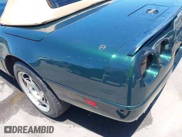 ✅ 1994 Chevrolet Corvette • VIN: 1G1YY32PXR5104737 • Lot: 42273777. Wystawiony na IAAI z przebiegiem 167 399 mil. Bezpłatny archiwum sprzedaży aukcyjnych z USA i szczegółowy raport historii pojazdu na DreamBid. Zdjęcie 6.