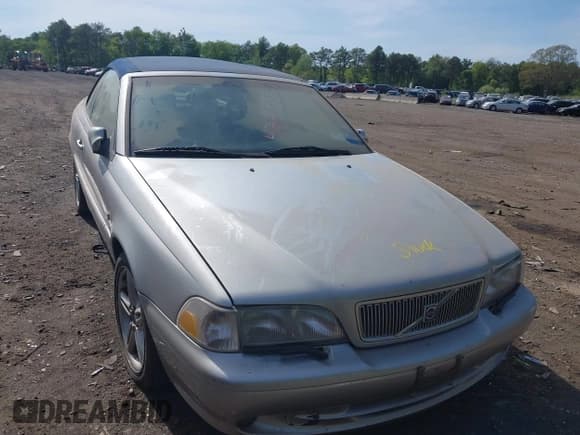 ✅ 2002 Volvo C70 • VIN: YV1NC53D72J030130 • Lot: 42237530. Listed on IAAI with 35,651 mi. Free auction sales archive from the USA and detailed vehicle history report at DreamBid. Image 6.