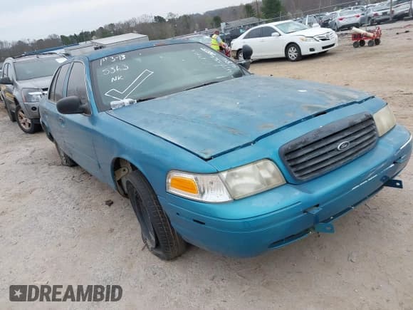 ✅ 2000 Ford Crown Victoria Police Interceptor • VIN: 2FAFP71W4YX136846 • Лот: 41715363. Опубликован ранее на IAAI с пробегом 335 956 миль. Бесплатный доступ к архиву аукционных продаж из США и подробный отчёт об истории автомобиля на DreamBid. Изображение 1.