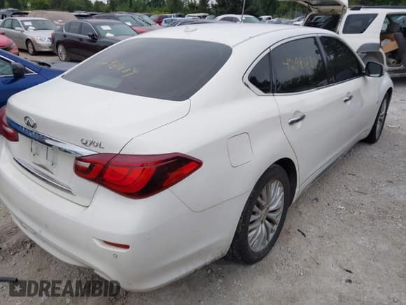 ✅ 2015 Infiniti Q70 • VIN: JN1BY1PP7FM600139 • Лот: 42981889. Опубликован ранее на IAAI с пробегом 132 391 миль. Бесплатный доступ к архиву аукционных продаж из США и подробный отчёт об истории автомобиля на DreamBid. Изображение 4.