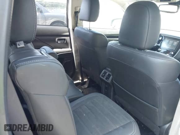 2020 Mitsubishi Outlander ES with VIN JA4AZ3A35LZ039956, listed as a IAAI auction lot 42570596 with 140,231 mi miles and . Bid and sale history available at DreamBid. Image 8.