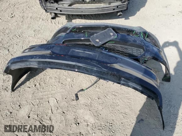 ✅ 2017 Ford Mustang V6 • VIN: 1FA6P8AM3H5266140 • Lot: 90681585. Listed on Copart with 65,027 mi. Free auction sales archive from the USA and detailed vehicle history report at DreamBid. Image 12.