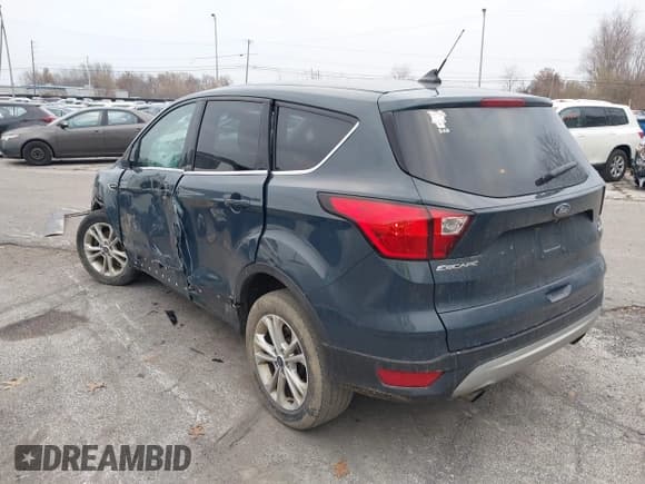 ✅ 2019 Ford Escape SE • VIN: 1FMCU0GD5KUB97930 • Lot: 43737106. Wystawiony na IAAI z przebiegiem 181 175 mil. Bezpłatny archiwum sprzedaży aukcyjnych z USA i szczegółowy raport historii pojazdu na DreamBid. Zdjęcie 3.