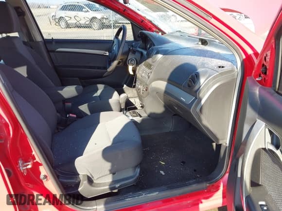 ✅ 2009 Chevrolet Aveo 1LT • VIN: KL1TD56E09B666124 • Lot: 41888581. Wystawiony na IAAI z przebiegiem 60 298 mil. Bezpłatny archiwum sprzedaży aukcyjnych z USA i szczegółowy raport historii pojazdu na DreamBid. Zdjęcie 5.