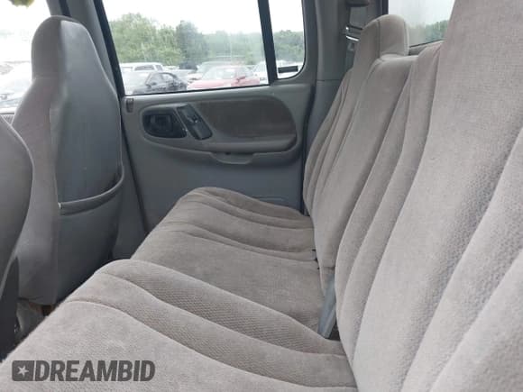 ✅ 2000 Dodge Dakota Sport • VIN: 1B7GL2AX6YS734218 • Lot: 42272306. Listed on IAAI with 282,966 mi. Free auction sales archive from the USA and detailed vehicle history report at DreamBid. Image 8.