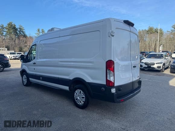 ✅ 2018 Ford Transit • VIN: 1FTBW2CM9JKA18939 • Lot: 52781585. Listed on Copart with 236,566 mi. Free auction sales archive from the USA and detailed vehicle history report at DreamBid. Image 3.