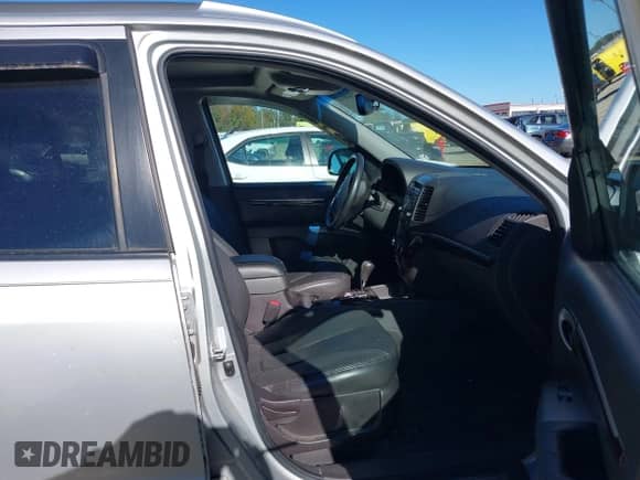 2011 Hyundai Santa Fe Limited с VIN 5XYZKDAG3BG032555, выставлен на аукционе IAAI как лот 43440132 с пробегом 188 904 миль миль и . История ставок и продаж доступна на DreamBid. Изображение 5.