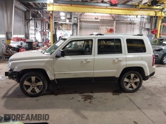 ✅ 2017 Jeep Patriot High Altitude • VIN: 1C4NJPFA6HD137833 • Лот: 41644862. Опубликован ранее на IAAI с пробегом 138 799 миль. Бесплатный доступ к архиву аукционных продаж из США и подробный отчёт об истории автомобиля на DreamBid. Изображение 14.