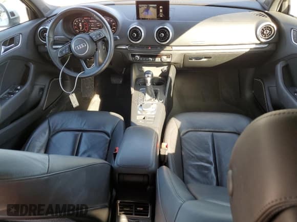 ✅ 2018 Audi A3 Premium Plus • VIN: WAUGUGFF8J1026054 • Лот: 41774604. Опубликован ранее на Copart с пробегом 50 939 миль. Бесплатный доступ к архиву аукционных продаж из США и подробный отчёт об истории автомобиля на DreamBid. Изображение 8.