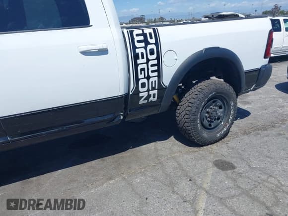 ✅ 2023 Ram 2500 Power Wagon • VIN: 3C6TR5EJ6PG538684 • Lot: 41944621. Wystawiony na IAAI z przebiegiem 14 628 mil. Bezpłatny archiwum sprzedaży aukcyjnych z USA i szczegółowy raport historii pojazdu na DreamBid. Zdjęcie 6.