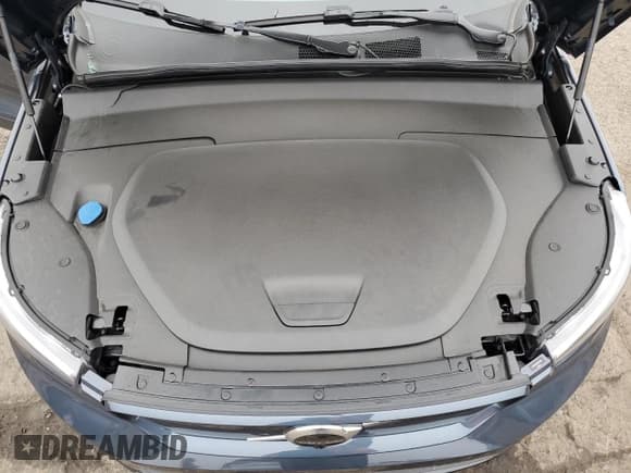 ✅ 2022 Volvo XC40 Twin Ultimate • VIN: YV4ED3UBXN2749811 • Lot: 72419784. Listed on Copart with Not provided. Free auction sales archive from the USA and detailed vehicle history report at DreamBid. Image 13.