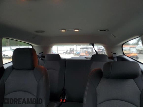 ✅ 2015 Chevrolet Traverse LT • VIN: 1GNKRGKD1FJ295014 • Lot: 65315065. Wystawiony na Copart z przebiegiem 134 239 mil. Bezpłatny archiwum sprzedaży aukcyjnych z USA i szczegółowy raport historii pojazdu na DreamBid. Zdjęcie 10.