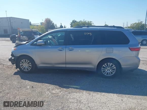 ✅ 2017 Toyota Sienna XLE • VIN: 5TDYZ3DC3HS876505 • Lot: 43213173. Wystawiony na IAAI z przebiegiem 143 734 mil. Bezpłatny archiwum sprzedaży aukcyjnych z USA i szczegółowy raport historii pojazdu na DreamBid. Zdjęcie 15.