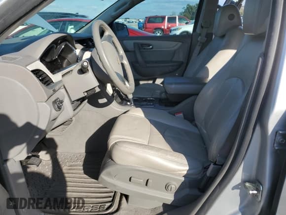 ✅ 2014 Chevrolet Traverse LT • VIN: 1GNKRHKD0EJ279200 • Lot: 91475265. Wystawiony na Copart z przebiegiem Nie podano. Bezpłatny archiwum sprzedaży aukcyjnych z USA i szczegółowy raport historii pojazdu na DreamBid. Zdjęcie 7.