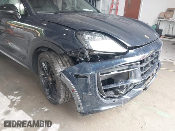 ✅ 2024 Porsche Cayenne • VIN: WP1BA2AY3RDA52863 • Lot: 42317622. Listed on IAAI with Not provided. Free auction sales archive from the USA and detailed vehicle history report at DreamBid. Image 6.