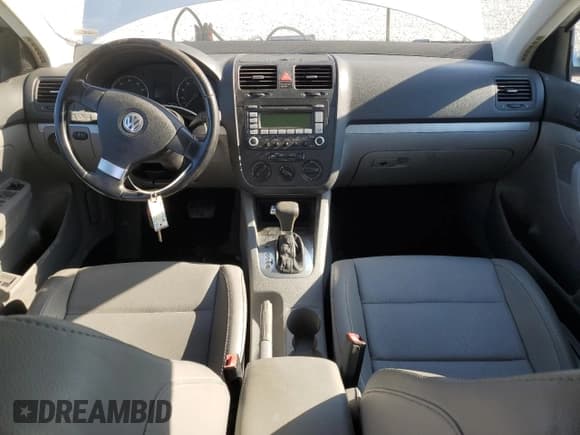 ✅ 2008 Volkswagen Jetta SE • VIN: 3VWRM71KX8M182588 • Лот: 91324195. Опубликован ранее на Copart с пробегом 223 018 миль. Бесплатный доступ к архиву аукционных продаж из США и подробный отчёт об истории автомобиля на DreamBid. Изображение 8.