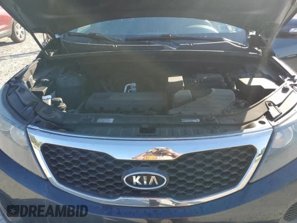 ✅ 2013 Kia Sorento LX • VIN: 5XYKT3A1XDG334058 • Lot: 80426715. Listed on Copart with 133,711 mi. Free auction sales archive from the USA and detailed vehicle history report at DreamBid. Image 12.
