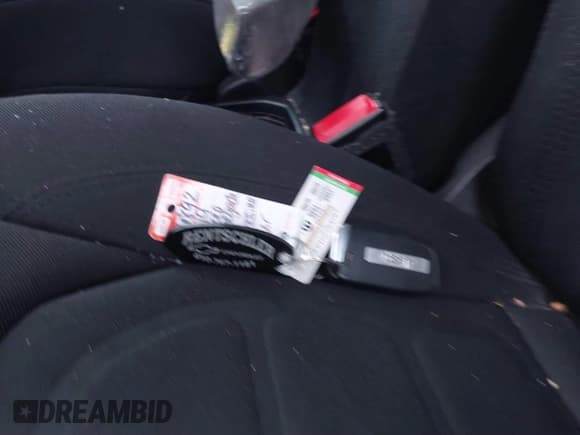 ✅ 2019 Jeep Renegade Altitude • VIN: ZACNJBBB0KPK19242 • Lot: 41320027. Listed on IAAI with 97,982 mi. Free auction sales archive from the USA and detailed vehicle history report at DreamBid. Image 11.