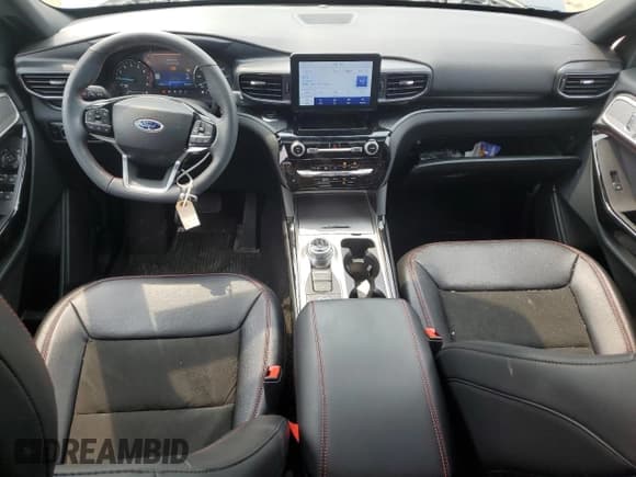 ✅ 2024 Ford Explorer ST-Line • VIN: 1FMSK8KH3RGA87848 • Lot: 67450275. Listed on Copart with 13,471 mi. Free auction sales archive from the USA and detailed vehicle history report at DreamBid. Image 8.