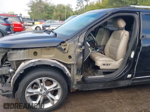 ✅ 2013 Ford Explorer Limited • VIN: 1FM5K8F84DGA59783 • Lot: 43241358. Wystawiony na IAAI z przebiegiem 192 789 mil. Bezpłatny archiwum sprzedaży aukcyjnych z USA i szczegółowy raport historii pojazdu na DreamBid. Zdjęcie 19.