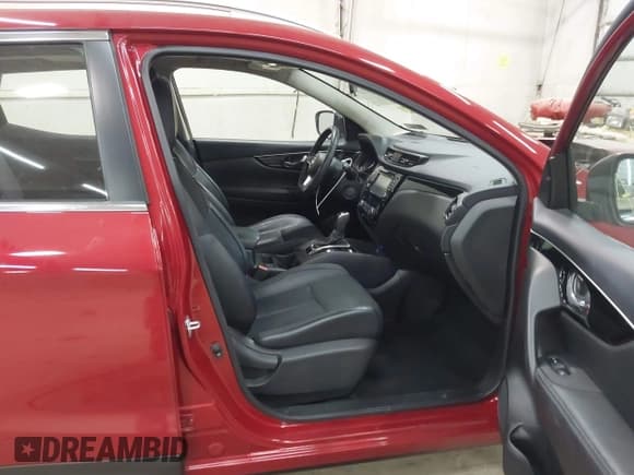 ✅ 2018 Nissan Rogue SV • VIN: JN1BJ1CP1JW100405 • Лот: 43363721. Опубликован ранее на IAAI с пробегом 31 805 миль. Бесплатный доступ к архиву аукционных продаж из США и подробный отчёт об истории автомобиля на DreamBid. Изображение 5.