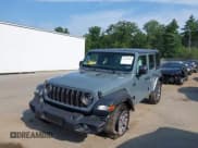 ✅ 2024 Jeep Wrangler Sport S • VIN: 1C4PJXDG5RW334658 • Lot: 42932305. Wystawiony na IAAI z przebiegiem 6 587 mil. Bezpłatny archiwum sprzedaży aukcyjnych z USA i szczegółowy raport historii pojazdu na DreamBid. Zdjęcie 17.