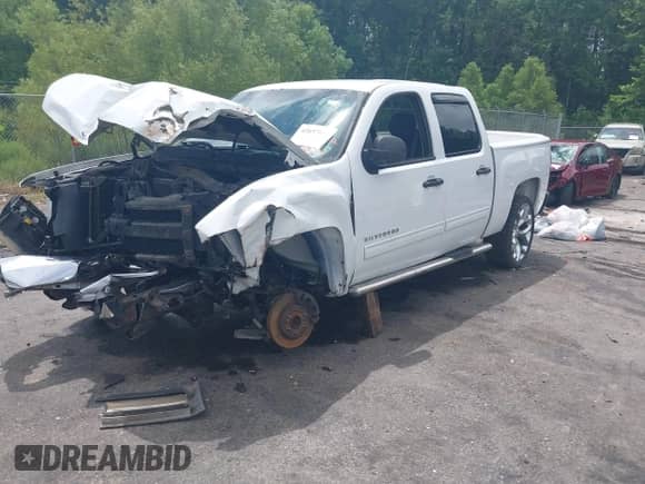 2010 Chevrolet Silverado 1500 LT z VIN 3GCRCSEA6AG170811, wystawiony jako IAAI lot #42697042 z przebiegiem 175 951 mil mil oraz . Historia ofert i sprzedaży dostępna na DreamBid. Obrazek 2.