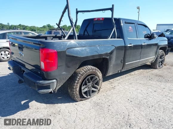 ✅ 2018 Chevrolet Silverado 1500 LTZ • VIN: 1GCVKSEC5JZ143845 • Lot: 42392639. Wystawiony na IAAI z przebiegiem 112 958 mil. Bezpłatny archiwum sprzedaży aukcyjnych z USA i szczegółowy raport historii pojazdu na DreamBid. Zdjęcie 4.