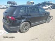 ✅ 2020 Volkswagen Tiguan SE • VIN: 3VV3B7AX6LM067166 • Lot: 43557784. Wystawiony na IAAI z przebiegiem 40 450 mil. Bezpłatny archiwum sprzedaży aukcyjnych z USA i szczegółowy raport historii pojazdu na DreamBid. Zdjęcie 4.