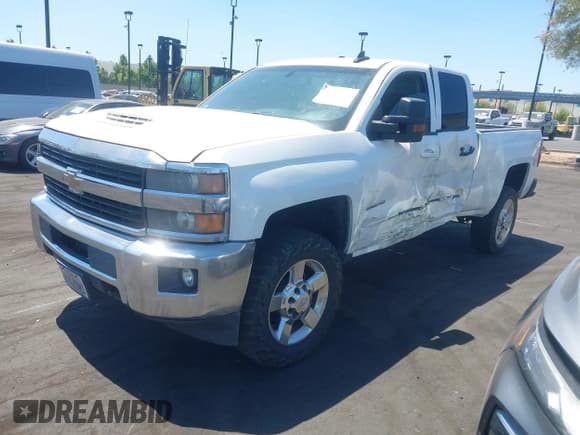 ✅ 2015 Chevrolet Silverado 2500HD LT • VIN: 1GC2CVE87FZ500852 • Lot: 43023197. Listed on IAAI with 214,790 mi. Free auction sales archive from the USA and detailed vehicle history report at DreamBid. Image 19.