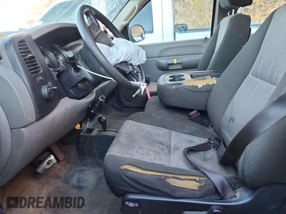 ✅ 2009 Chevrolet Silverado 2500HD Work Truck • VIN: 1GCHK49K39E136406 • Лот: 89884625. Опубликован ранее на Copart с пробегом 164 953 миль. Бесплатный доступ к архиву аукционных продаж из США и подробный отчёт об истории автомобиля на DreamBid. Изображение 7.