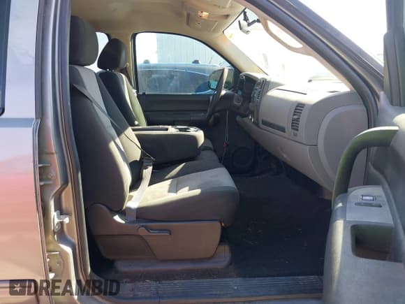 ✅ 2008 GMC Sierra 1500 SL • VIN: 2GTEC13C081215905 • Лот: 43680419. Опубликован ранее на IAAI с пробегом 261 509 миль. Бесплатный доступ к архиву аукционных продаж из США и подробный отчёт об истории автомобиля на DreamBid. Изображение 5.