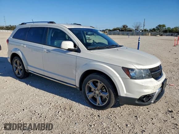✅ 2017 Dodge Journey Crossroad Plus • VIN: 3C4PDCGG5HT575541 • Lot: 94294745. Listed on Copart with 126,351 mi. Free auction sales archive from the USA and detailed vehicle history report at DreamBid. Image 4.