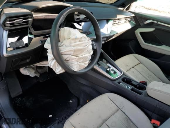 ✅ 2023 Audi A3 Premium • VIN: WAUAUDGY8PA101137 • Лот: 69938283. Опубликован ранее на Copart с пробегом Не указан. Бесплатный доступ к архиву аукционных продаж из США и подробный отчёт об истории автомобиля на DreamBid. Изображение 8.