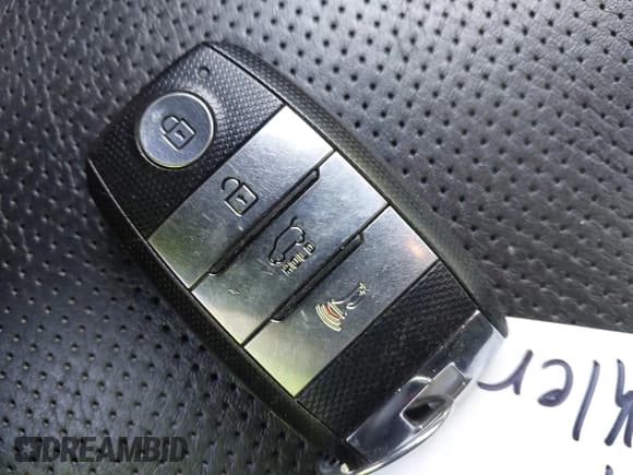 ✅ 2014 Kia Sorento SX Limited • VIN: 5XYKWDA71EG456603 • Лот: 42755023. Опубликован ранее на IAAI с пробегом 109 232 миль. Бесплатный доступ к архиву аукционных продаж из США и подробный отчёт об истории автомобиля на DreamBid. Изображение 11.