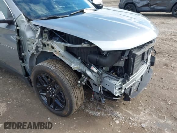 ✅ 2023 Chevrolet Traverse LT Cloth • VIN: 1GNERGKW0PJ104926 • Lot: 43464850. Wystawiony na IAAI z przebiegiem 27 566 mil. Bezpłatny archiwum sprzedaży aukcyjnych z USA i szczegółowy raport historii pojazdu na DreamBid. Zdjęcie 18.