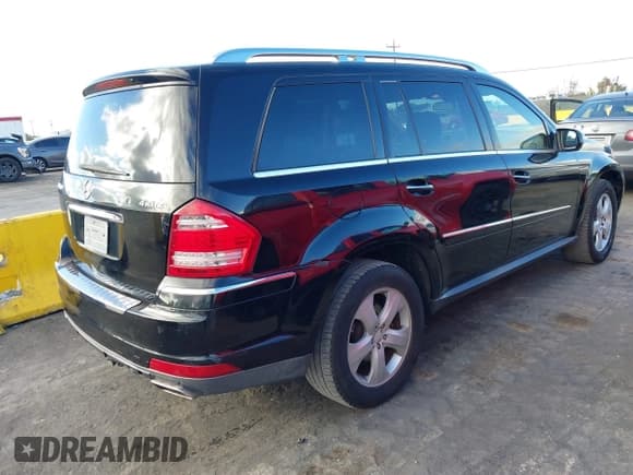 ✅ 2010 Mercedes-Benz GL 450 • VIN: 4JGBF7BEXAA537636 • Lot: 43658110. Wystawiony na IAAI z przebiegiem 116 967 mil. Bezpłatny archiwum sprzedaży aukcyjnych z USA i szczegółowy raport historii pojazdu na DreamBid. Zdjęcie 4.