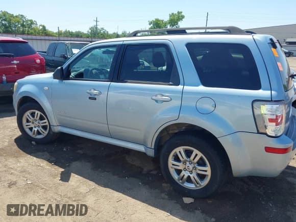 ✅ 2008 Mercury Mariner • VIN: 4M2CU811X8KJ28568 • Lot: 42231505. Wystawiony na IAAI z przebiegiem 225 863 mil. Bezpłatny archiwum sprzedaży aukcyjnych z USA i szczegółowy raport historii pojazdu na DreamBid. Zdjęcie 14.